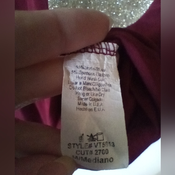 🙂Vanilla Bay Dark Red Top with Gold Glitter Reindeer Size Medium - Picture 7 of 7